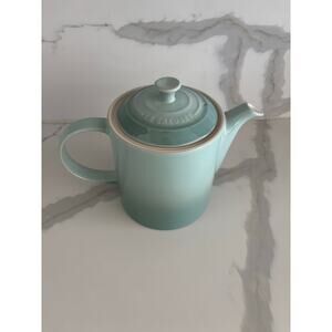 LE CREUSET 1.3L GRAND TEAPOT RETIRED COLOR- SAGE NEW